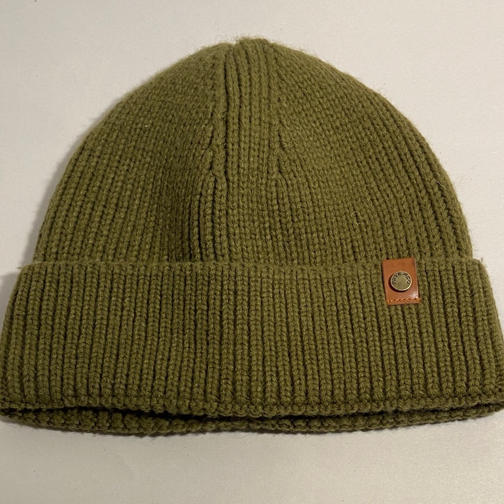 FRYE AND CO. Olive Knit Beanie